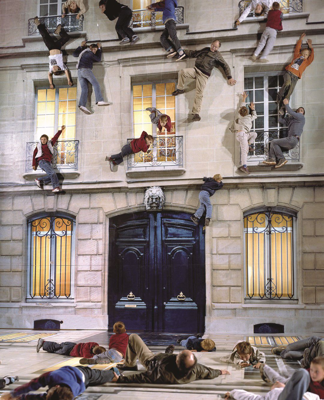 Leandro Erlich Paris Le Bon Marché Installation